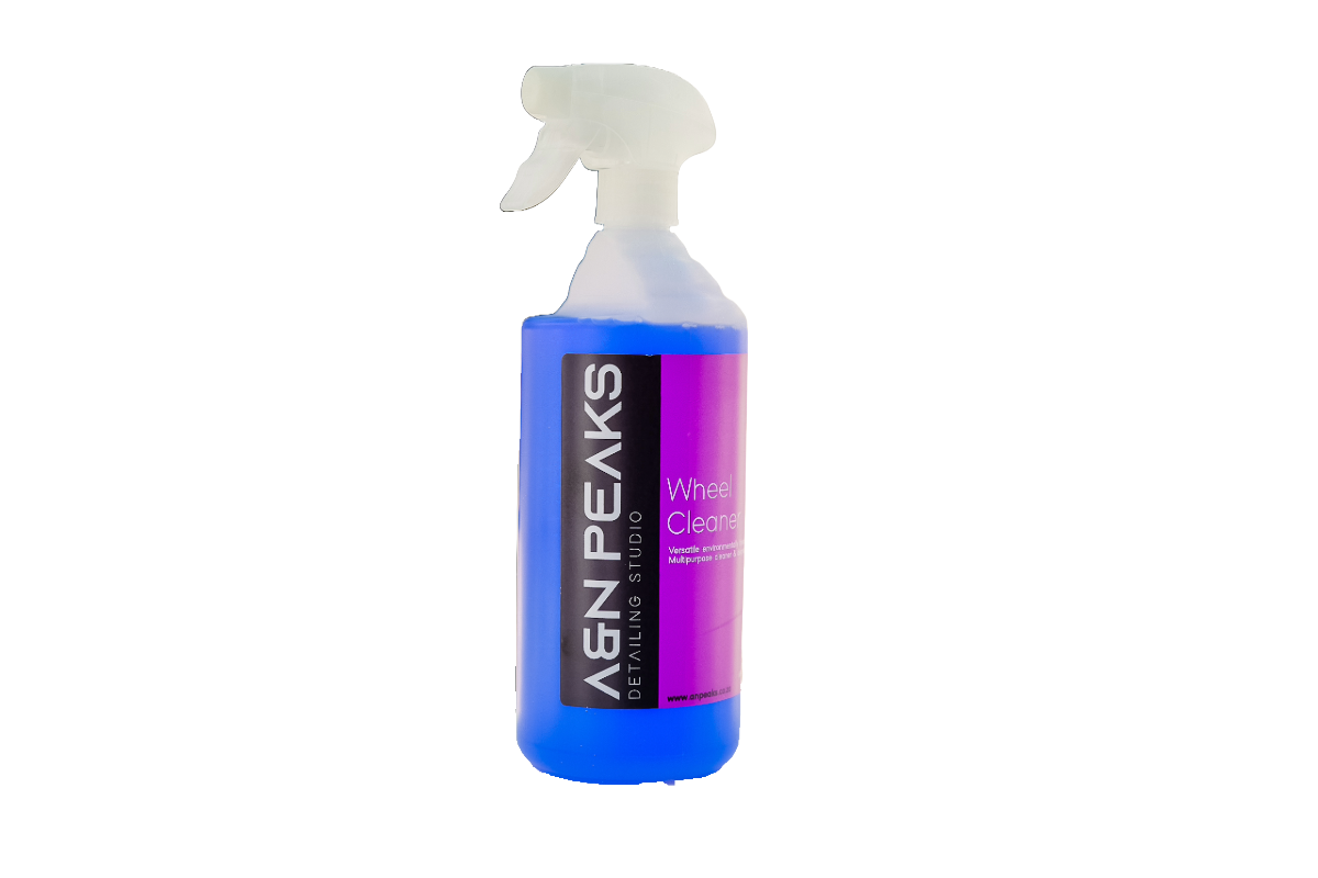14pc Detailing Kit includes your basic Detail Tools such as wheel brushes, detailing brushes, wash mitt, interior cleaning sponge, interior cleaner, snow foam, pre wash soap, wheel cleaner, Tyre & trim restorer, speedy detailer and window cleaner
