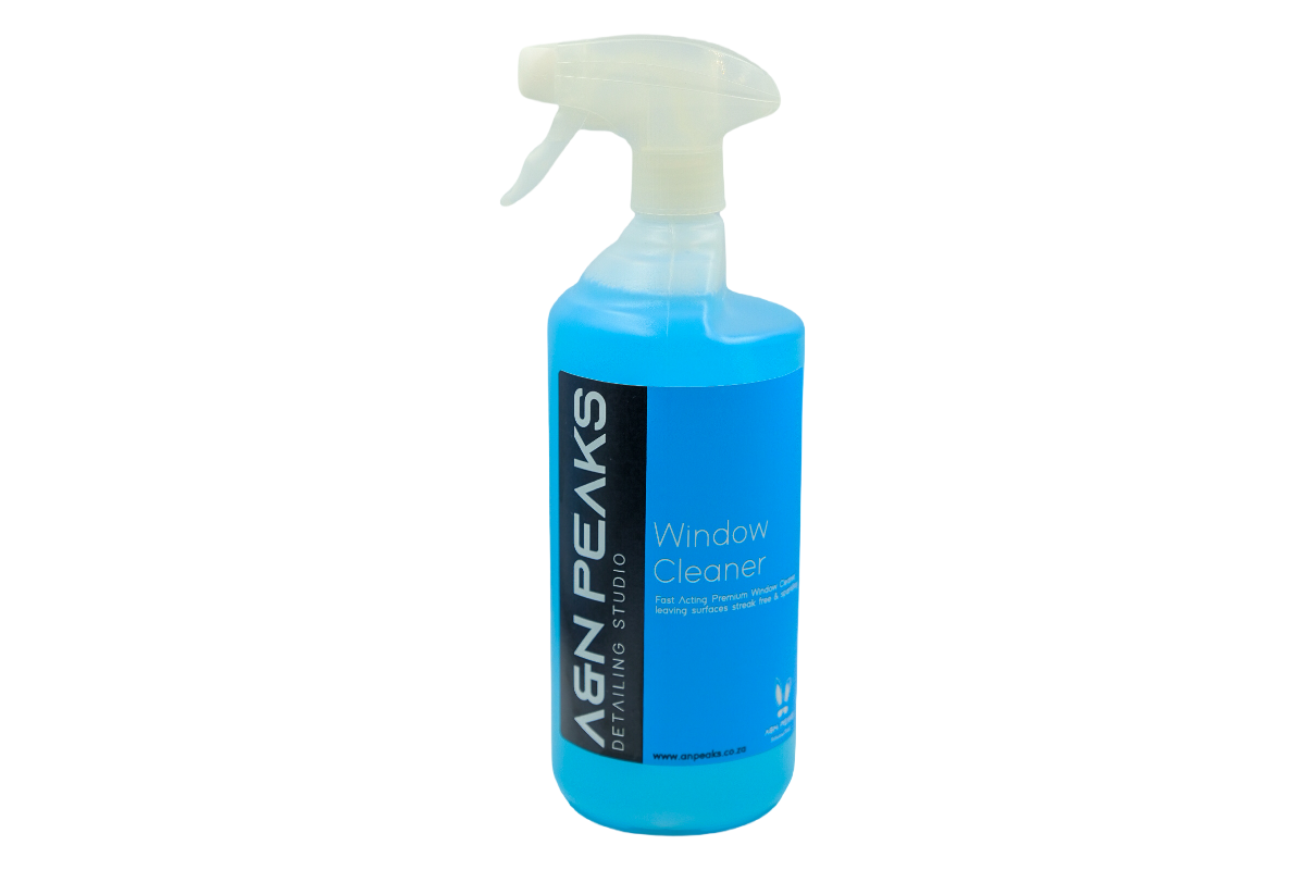 14pc Detailing Kit includes your basic Detail Tools such as wheel brushes, detailing brushes, wash mitt, interior cleaning sponge, interior cleaner, snow foam, pre wash soap, wheel cleaner, Tyre & trim restorer, speedy detailer and window cleaner